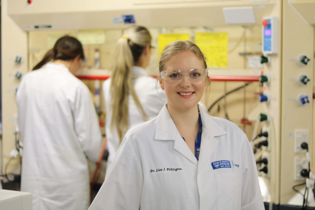 Photo of Dr Lisa Pilkington in her lab at the University of Auckland